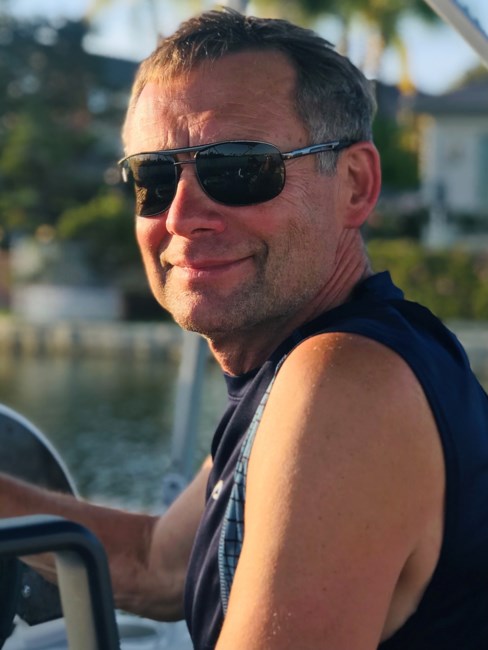 Obituary of Les Uziel