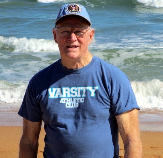 Avis de décès de Michael "Mike" A. Collins