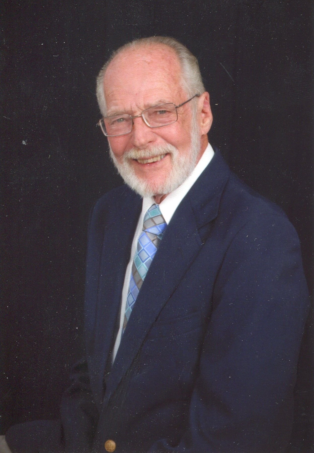 Obituario de George Herbert Kahl Jr.