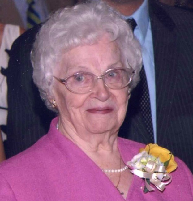 Obituario de Marjorie E. Hart