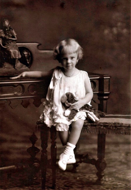 Obituary of Elsie E. King Van Rhyn