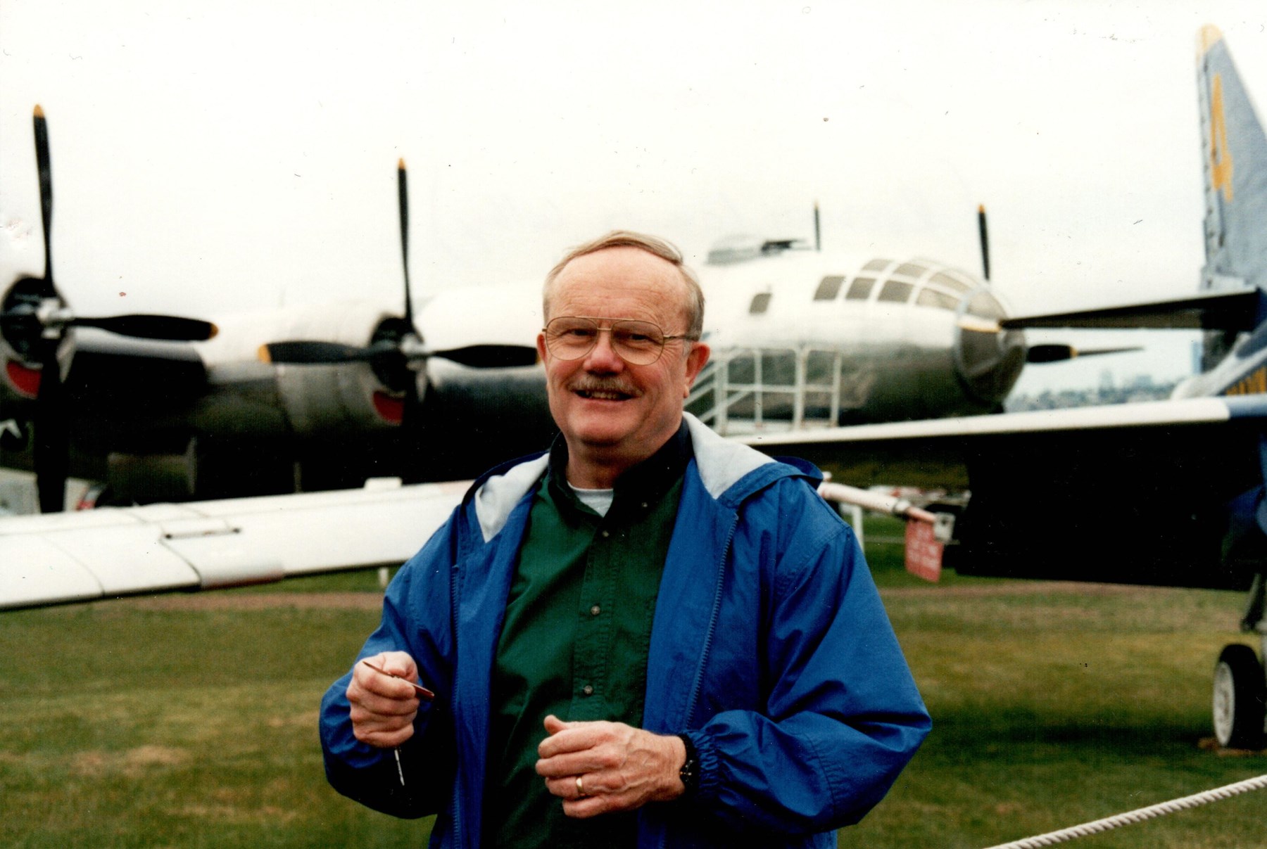 Obituario de Leon Bennett