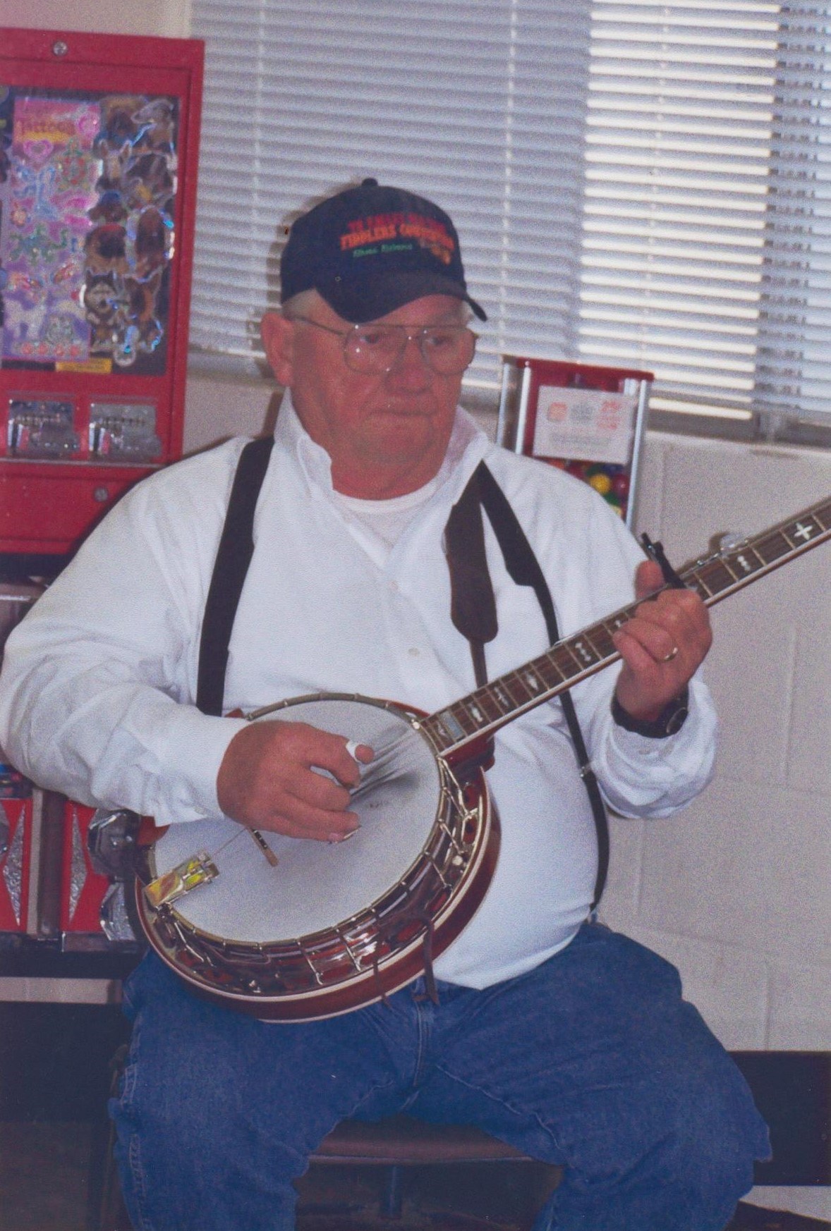 Obituary of Landon Gail Holt