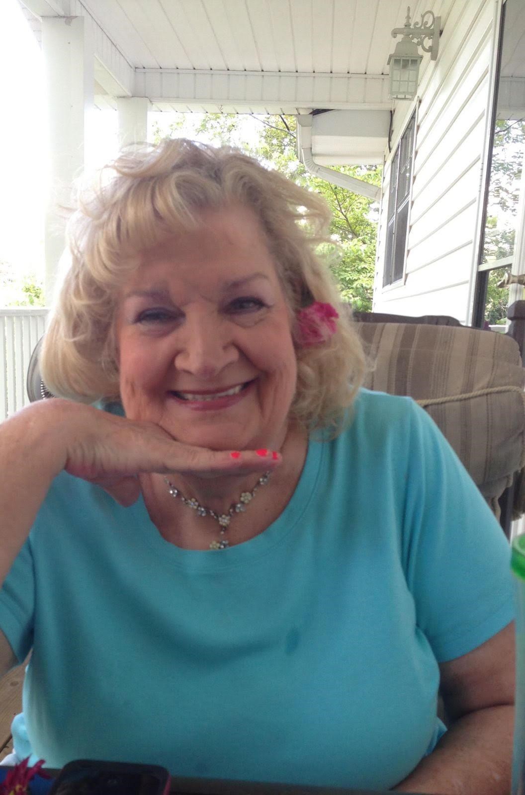 Obituary of Carolyn Reid Edwards