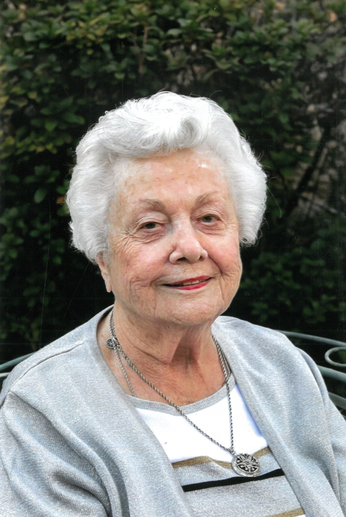 Obituary of Nina Nicaud Holloway