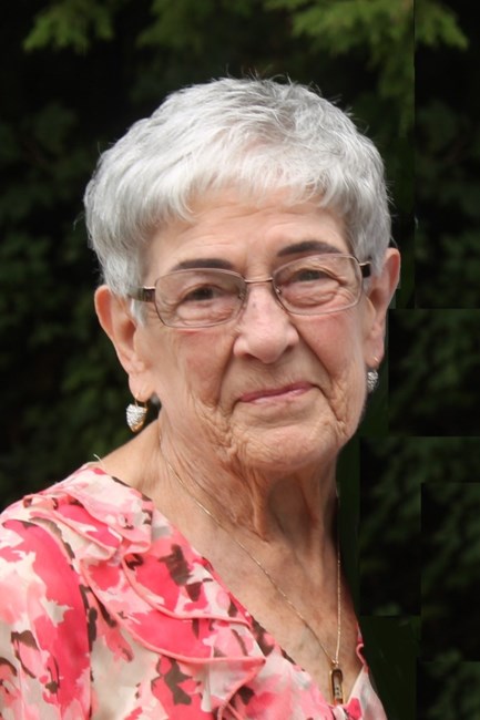 Obituary of Evonne "Bonnie" Violet Warlow
