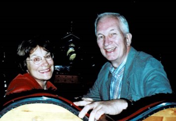 Obituario de Dr. James Carr & Barbara Phillips Minor