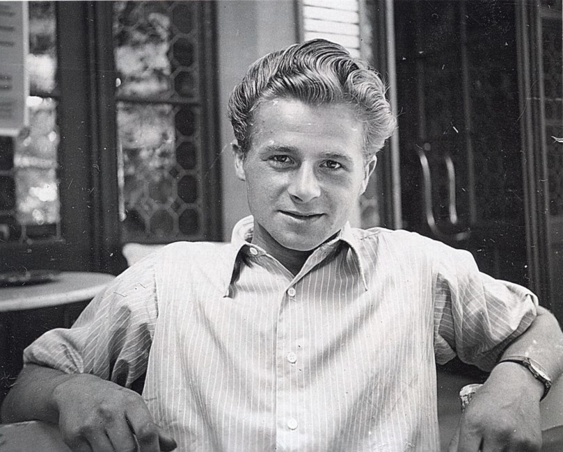 Obituary of Ladislav Samsenak