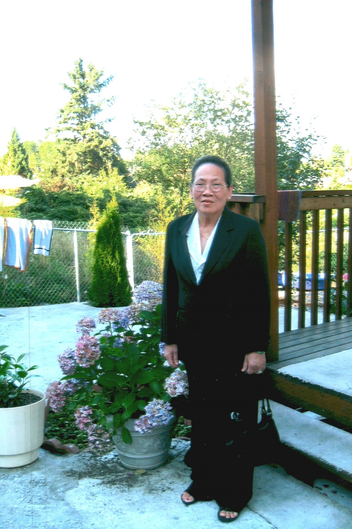 Obituary of Van Thi Ly