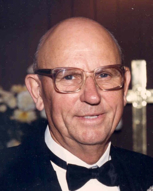 Obituary of Hoyt W Waller