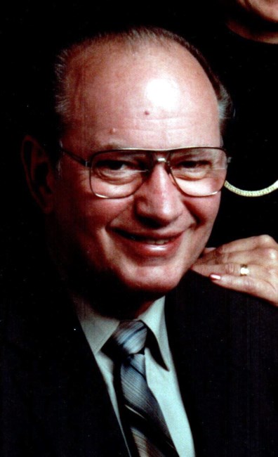 Obituario de Howard G. Yacobucci