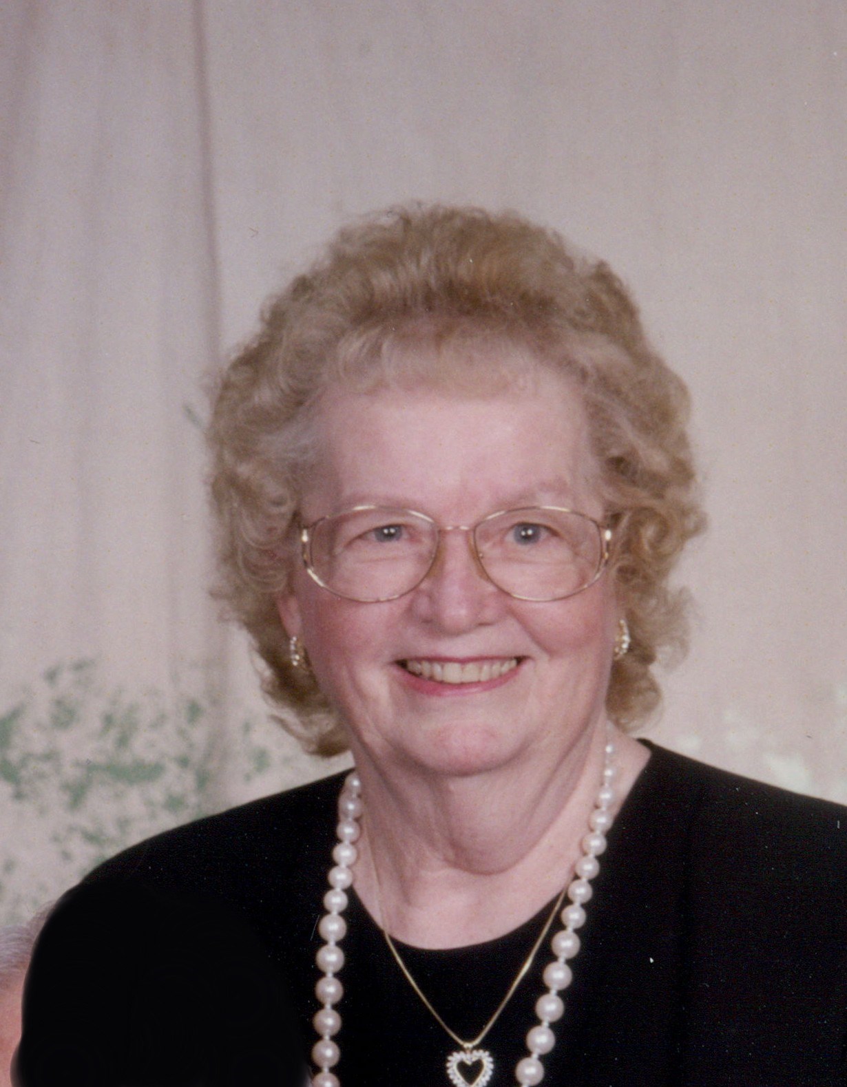 Obituary of Wilma E Skekloff