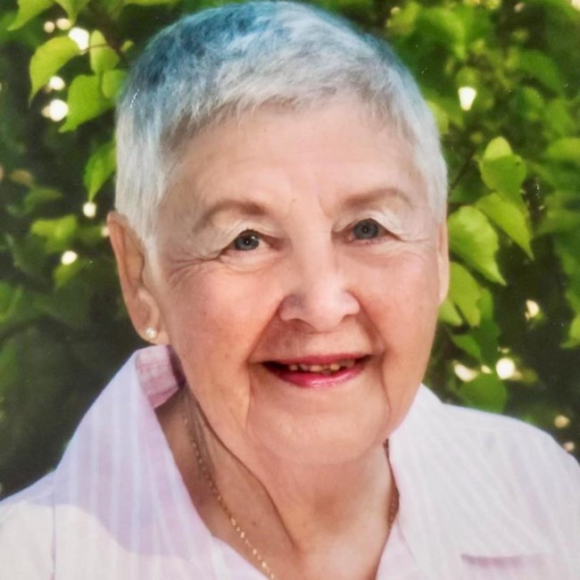 Obituary of Iolaanne Pierce Hardie