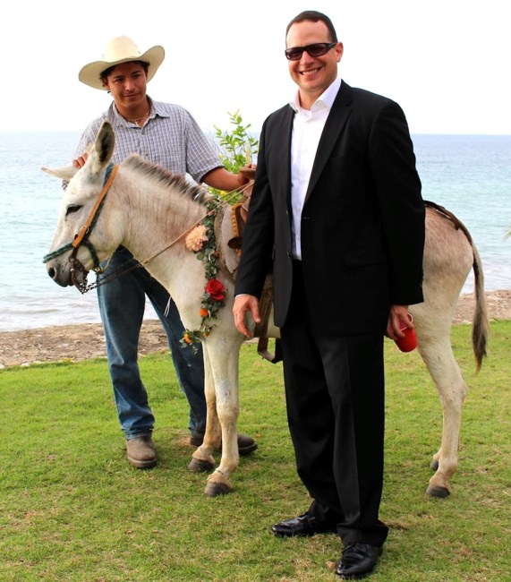 Obituary of Carlos Flores Ramirez III