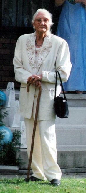 Obituary of Millicent Inglis Hills