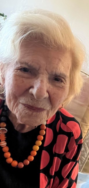 Obituary of Amalia Luz Amador