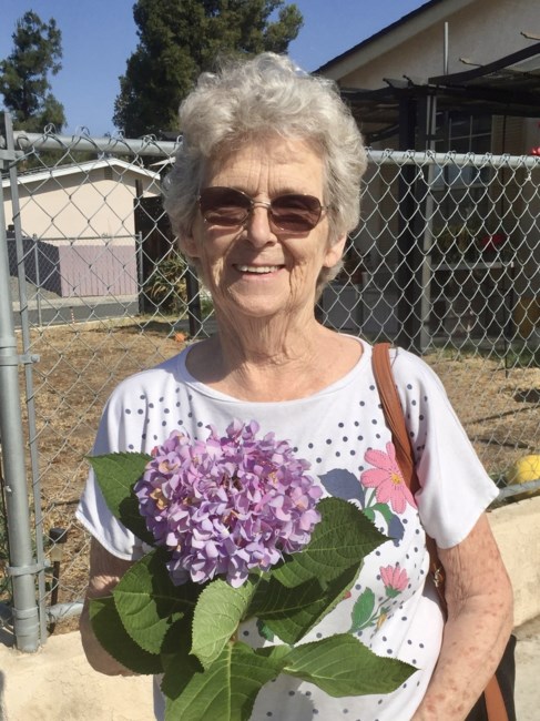 Avis de décès de Edna Rosella Hennings