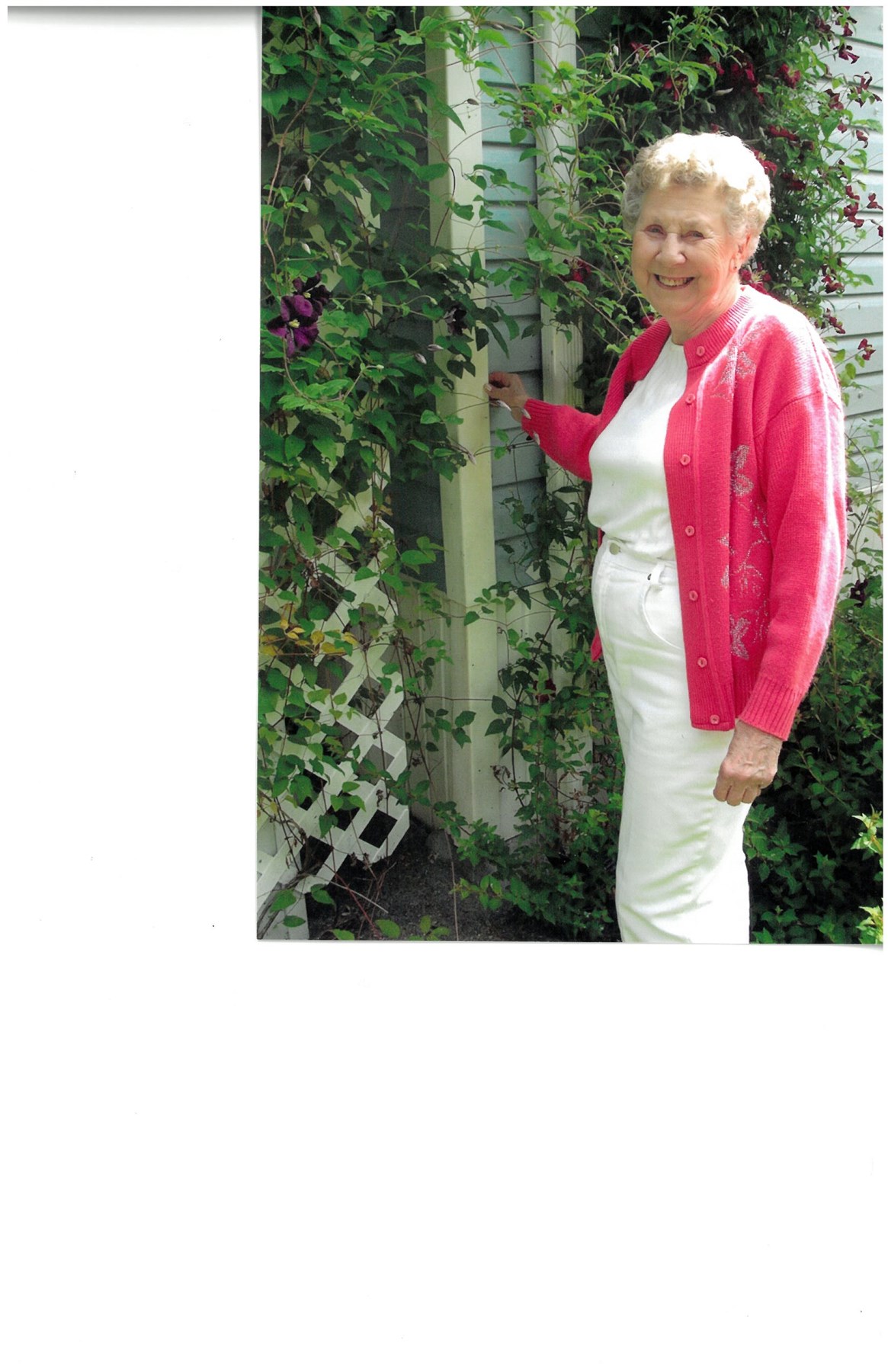 Obituary of Muriel Kathleen (nee Mitchell-Henry) Whyte