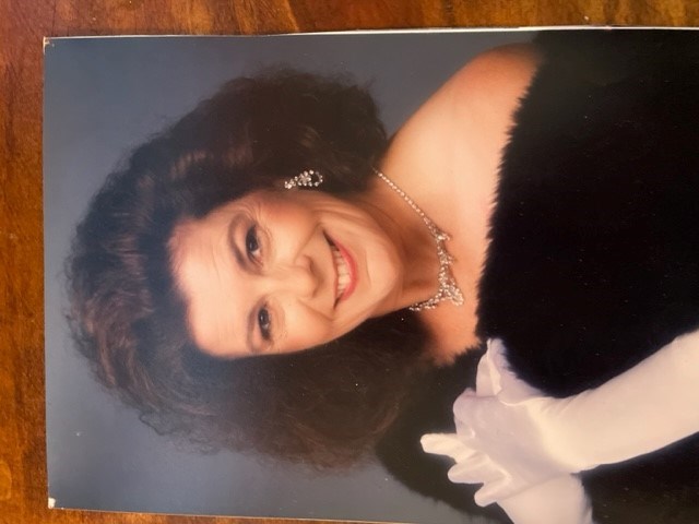 Obituary of Carolyn Lois Bates