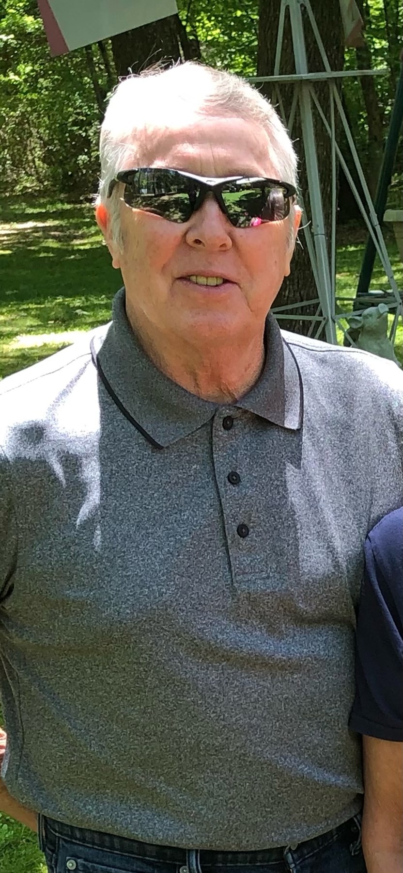 Obituario de James R. Thornton