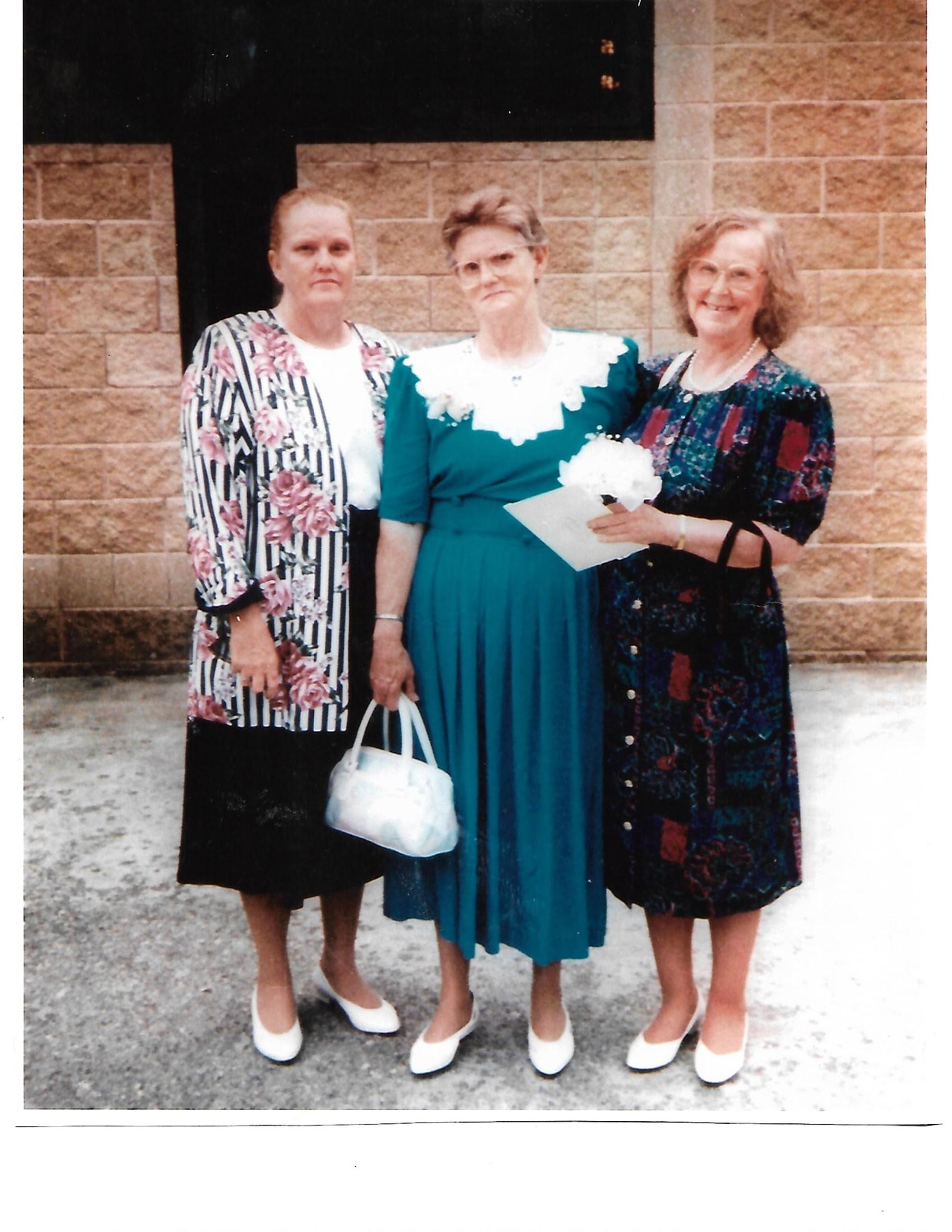 Obituary of Helen L. Lee