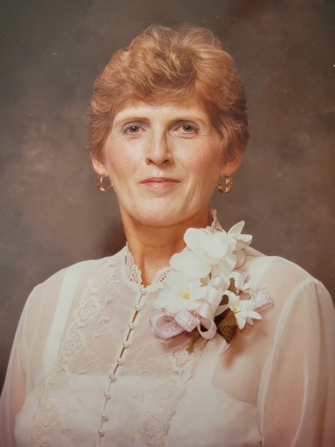 Obituary of Sara Lou Munday