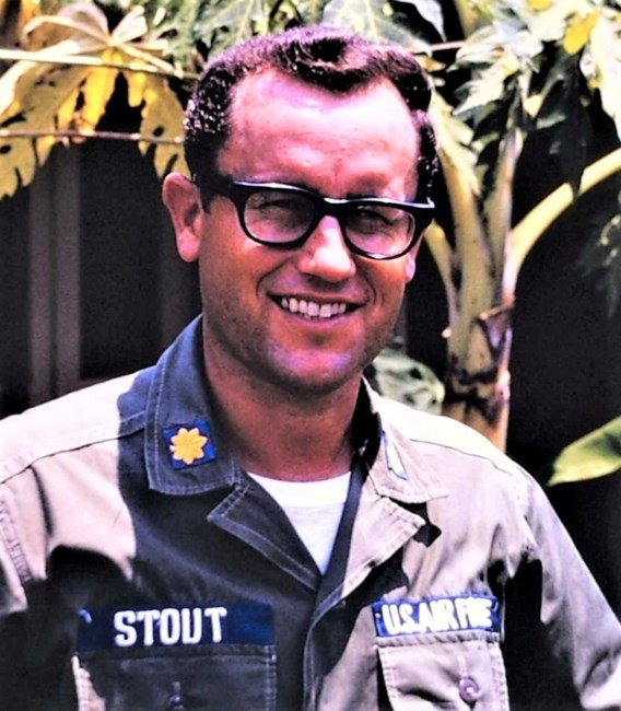 Obituario de Alan R. Stout