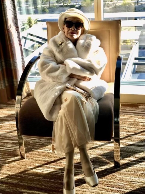 Avis de décès de Regina L Leonen