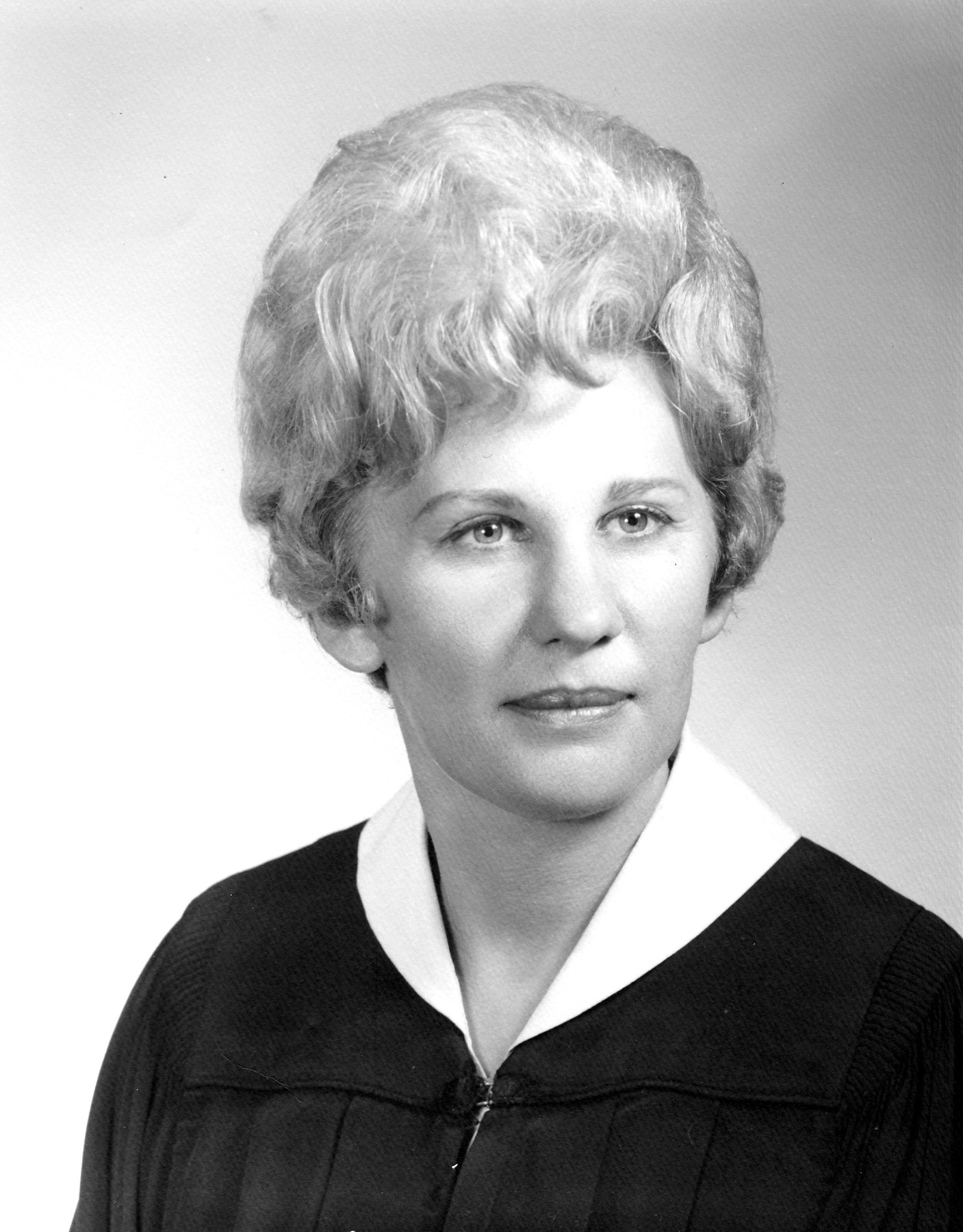 Elsie M. SwansonShmyr Obituary Windsor, ON