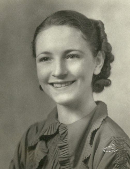 Obituario de Vivian Hall