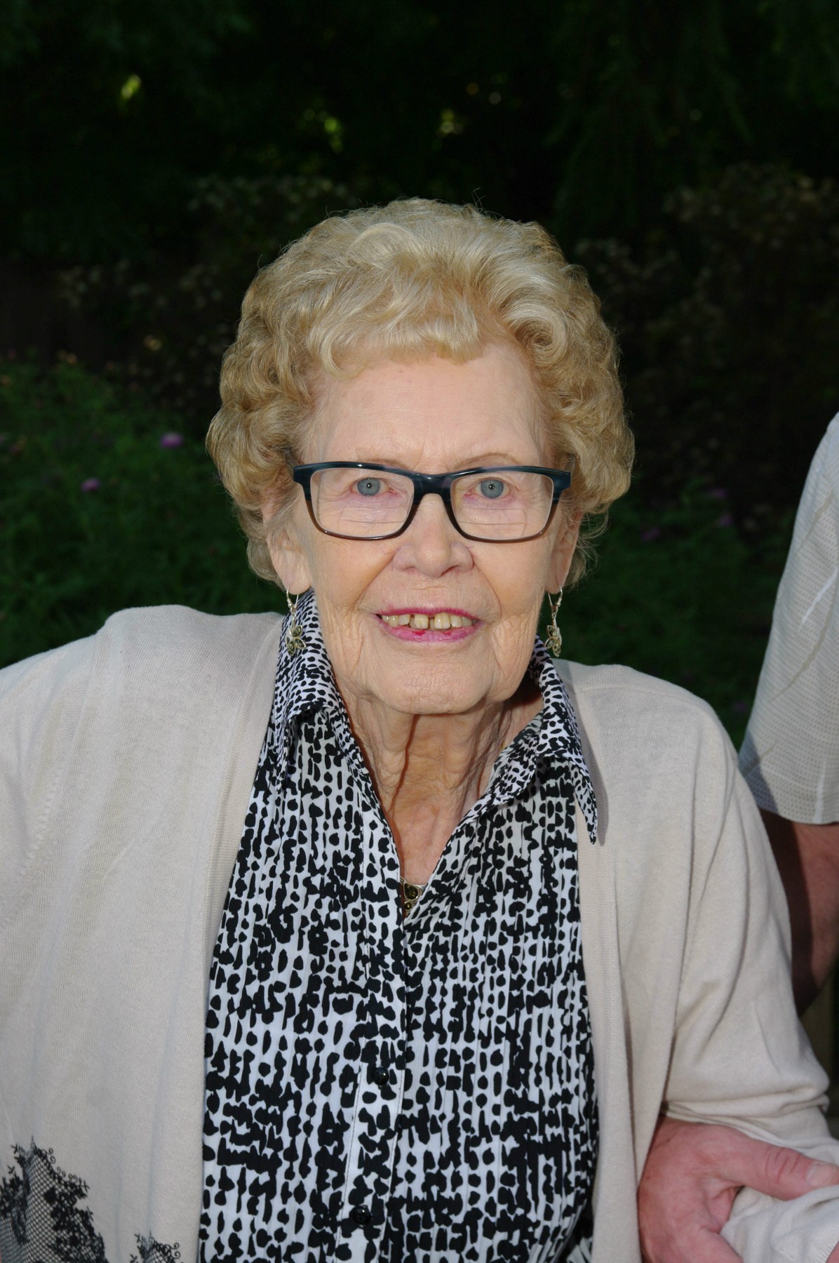 Obituary of Hazel Minnie Self