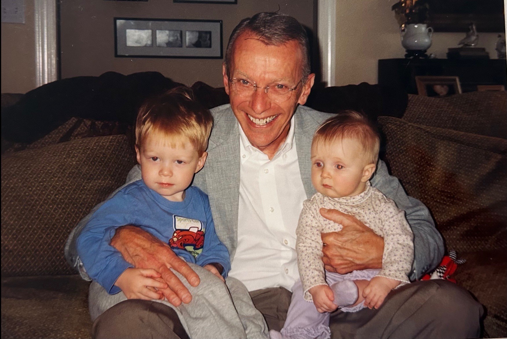 Obituario de Charles Maurice Roach