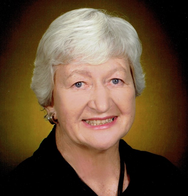 Obituary of Phyllis Holowaty Albrecht