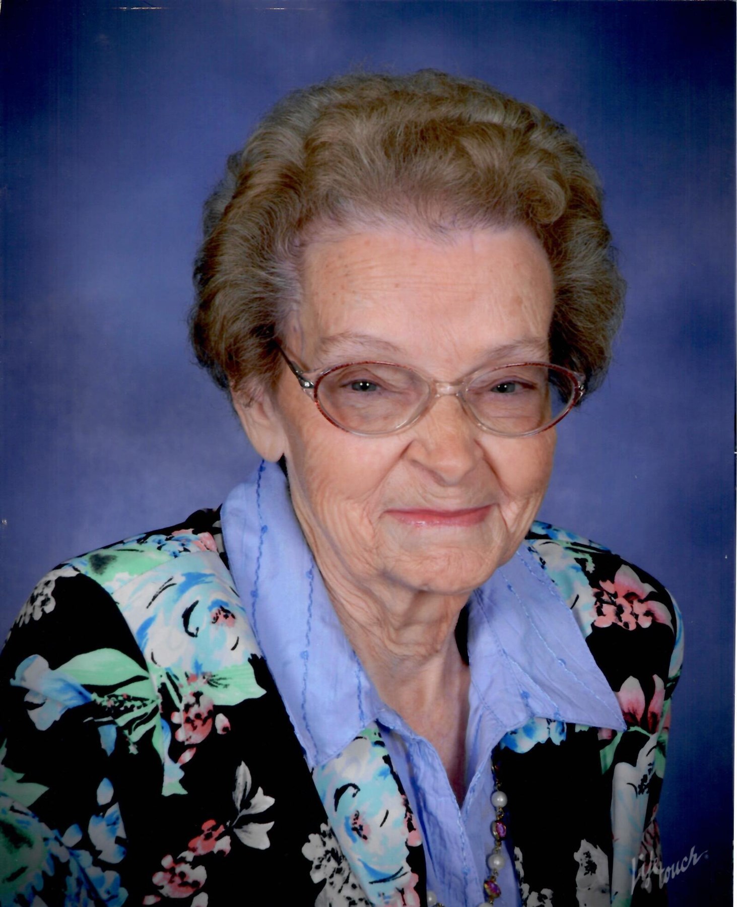 Obituary of Barbara "Bob" (Manly) White