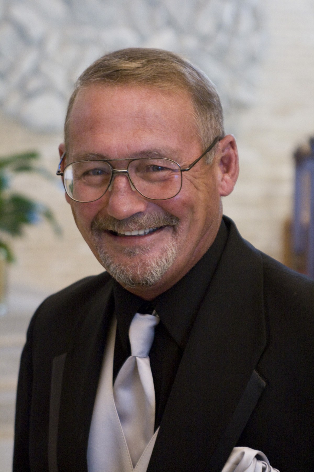 Obituary of James "Jim" H. Ewoldt