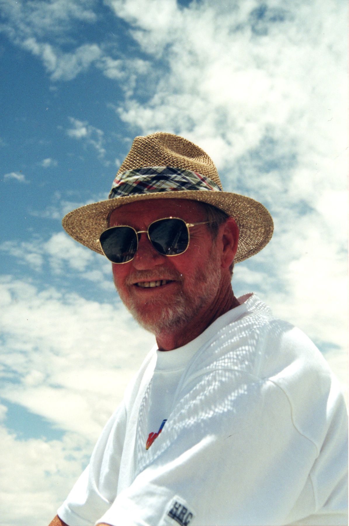 Obituario de Ernie Russell Robertson