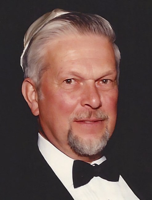 Obituary of Manfred "Manny" Roos