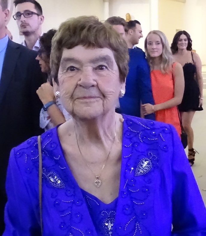 Nora Deckert Obituario - Kitchener, ON