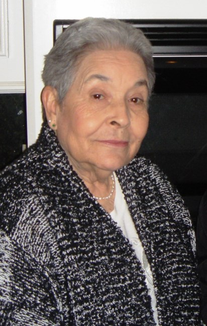 Obituary of Maria Isabel Molina
