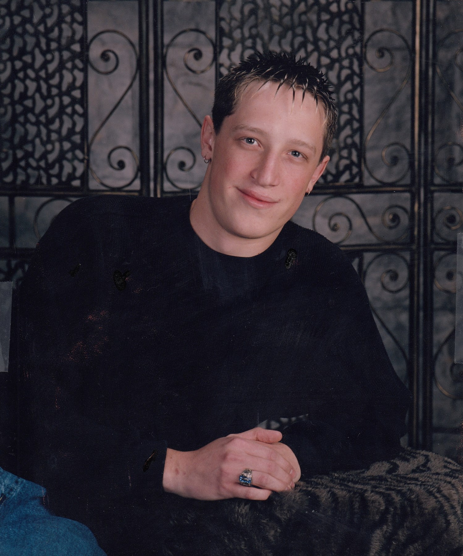 Travis Noe Obituary - kskss1u