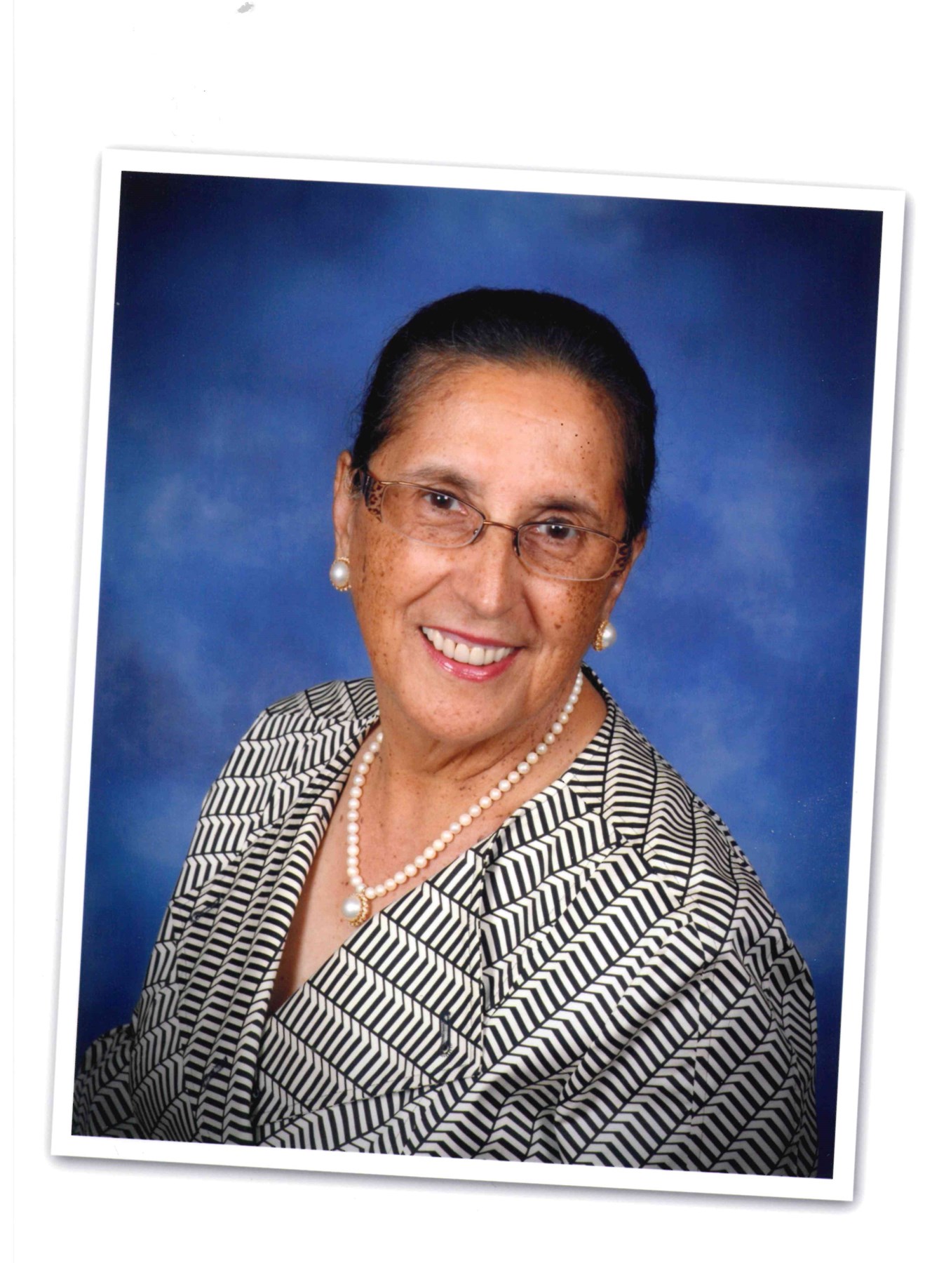 Obituary of Dora Marie De Oliveira