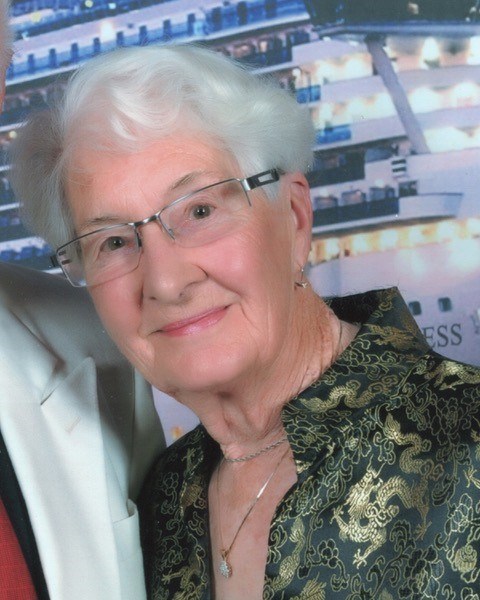 Obituary of Gladys Mae Calder