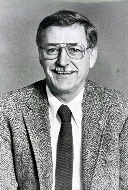 Obituary of Amory McLellan Houghton III