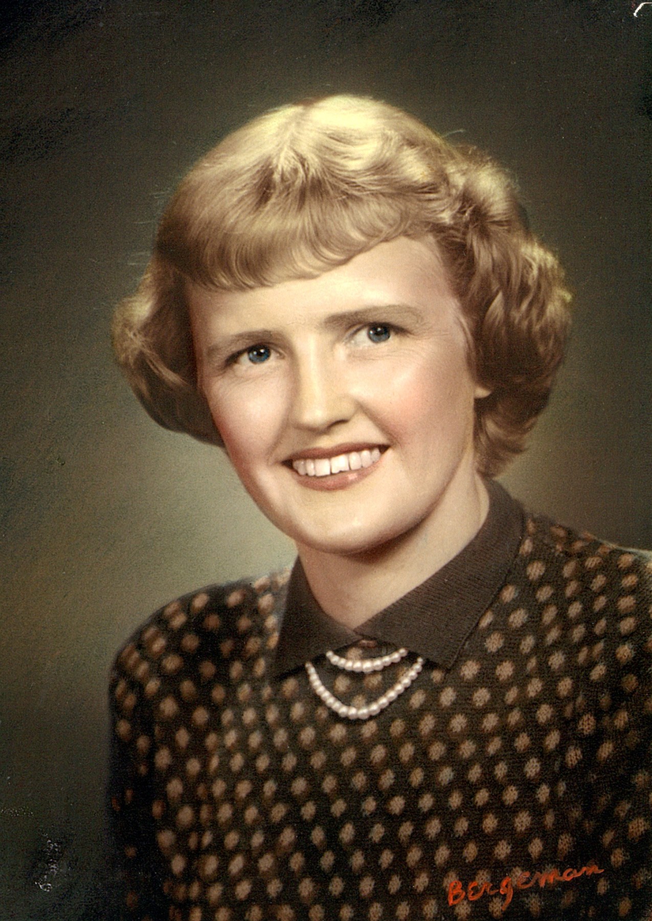 Obituary of Mildred V. Howe