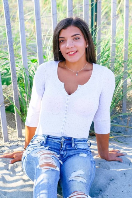 Obituary of Delia A. Ferreira