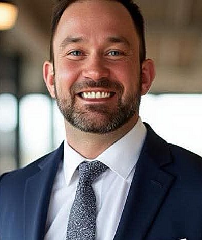 Obituario de Adam Robert Thomas Whitaker