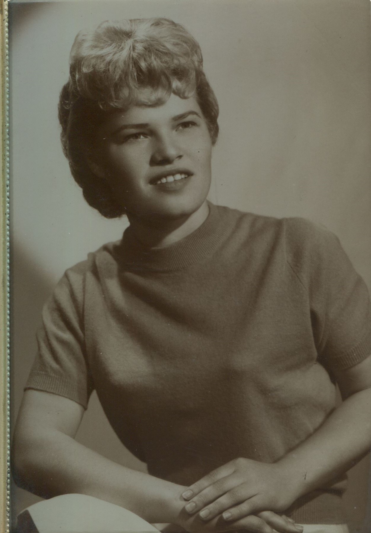 Obituary of Mary Robertson