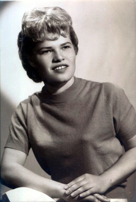 Obituary of Mary Robertson