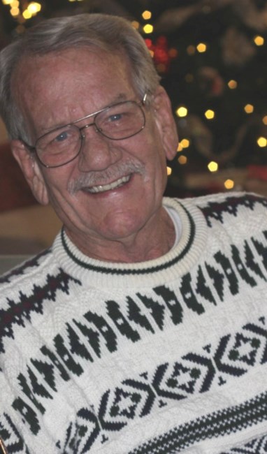 Obituario de Tom W. Reddekopp