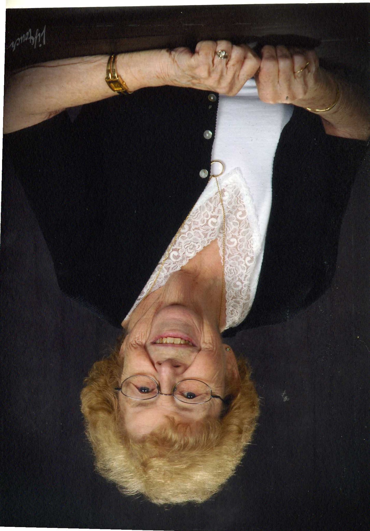 Obituary of Loretta Frances Traeger